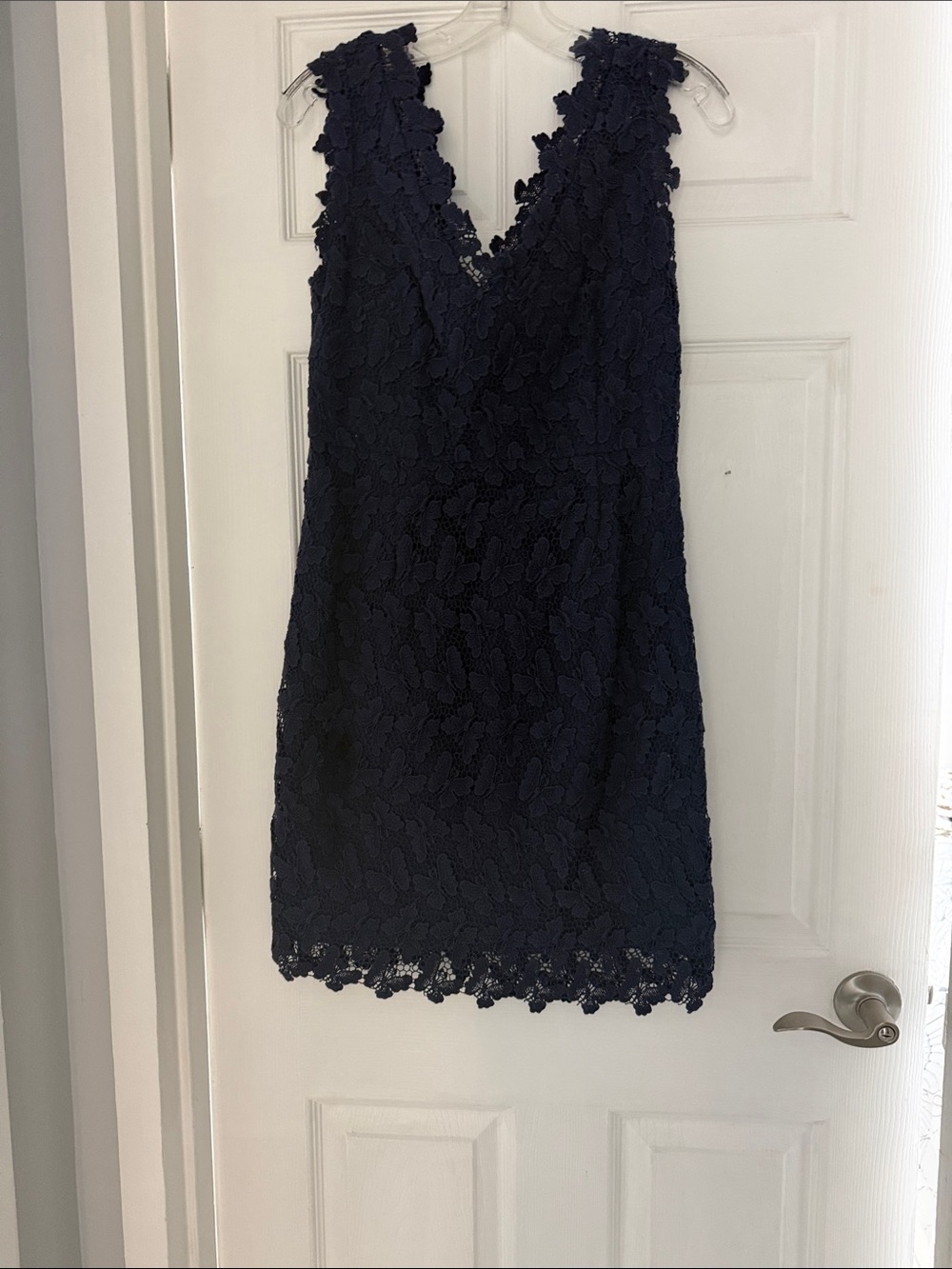 Lilly Pulitzer Navy Reeve shift dress made of butterfly lace SZ 6